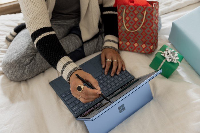 How to avoid scams when applying for financial aid